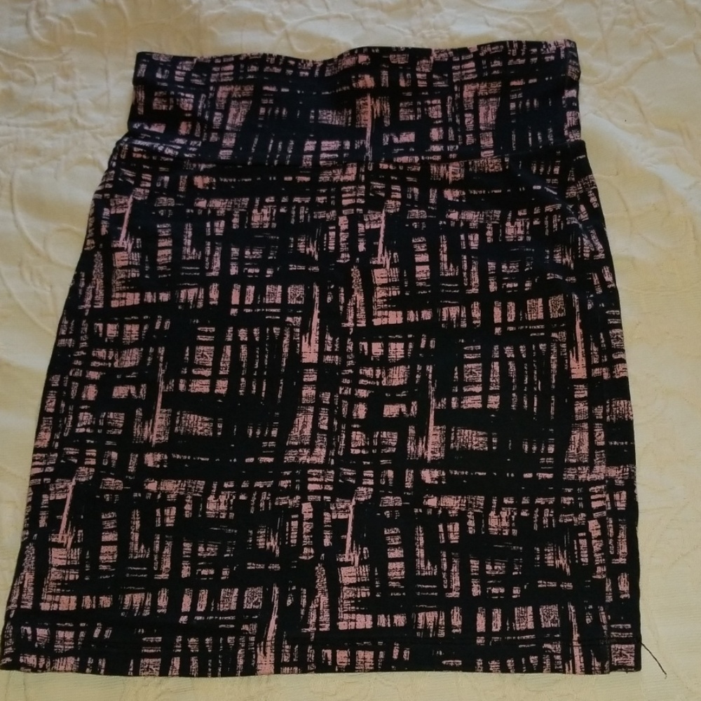 Forever 21 pink acid wash skirt